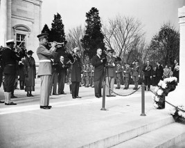 President Franklin D. Roosevelt at Tomb of Unknown Soldier 1935 Photo Print - $8.81+