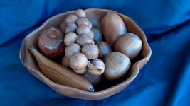 Vintage Monkey Pod Hand Crafted Bowl with Wooden Fruit - Hawaii - $544.47 MXN