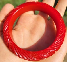 Cherry Red Bakelite Bangle Bracelet Vintage Deep Carved Leaves Design 38 Grams - £112.53 GBP