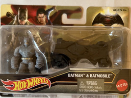 Hot Wheels 2015 Mighty Mini Batman Figure &amp; Batmobile Batman V Superman New - £11.94 GBP