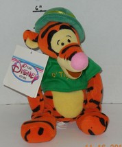 Disney Store Exclusive Winnie the pooh st patrick&#39;s day 8&quot; Beanie plush toy - £11.42 GBP