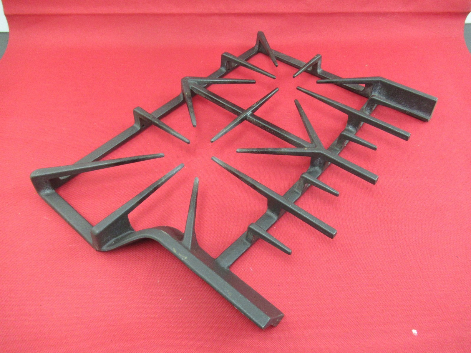 Kenmore Whirlpool Cooktop Burner Grate  A01562501. LEFT - $124.75