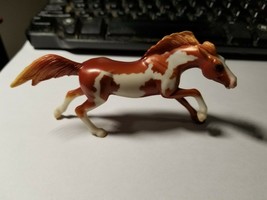 Breyer Stablemate running Mustang Horse Gloss Pinto Nice dappling - $49.49