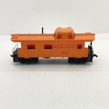 Tyco HO Scale Union Pacific UP 1654 Caboose Train Car Railroad orange - £5.53 GBP