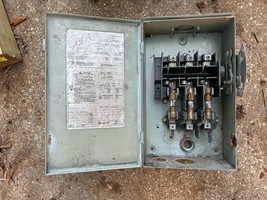 Easton Cutler Hammer 30 AMP FUSED General Duty SAFETY SWITCH Disconnect ... - €32,32 EUR