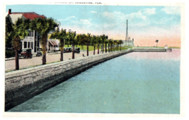 Sea Wall showing Fort Marion St Augustine Florida Postcard - £6.97 GBP
