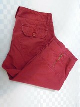 Old Navy Low Waist Women&#39;s Red Straight Leg Capris Size 4 - $13.75