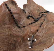 Vintage Black Beaded Wooden Jesus Crucifix Cross Pendant Rosary Necklace - $16.00 CAD
