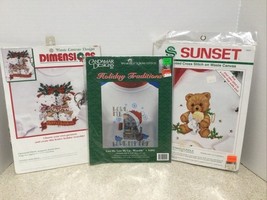 SET OF 3 CHRISTMAS THEMED WEARABLE COUNTED CROSS STITCH  NEW NOS - $240.85 MXN