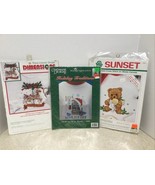 SET OF 3 CHRISTMAS THEMED WEARABLE COUNTED CROSS STITCH  NEW NOS - $237.18 MXN