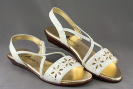 NEW in Box Annie Sunshine Ladies White &amp; Gold Sandal Shoes 7.5 M - £19.18 GBP