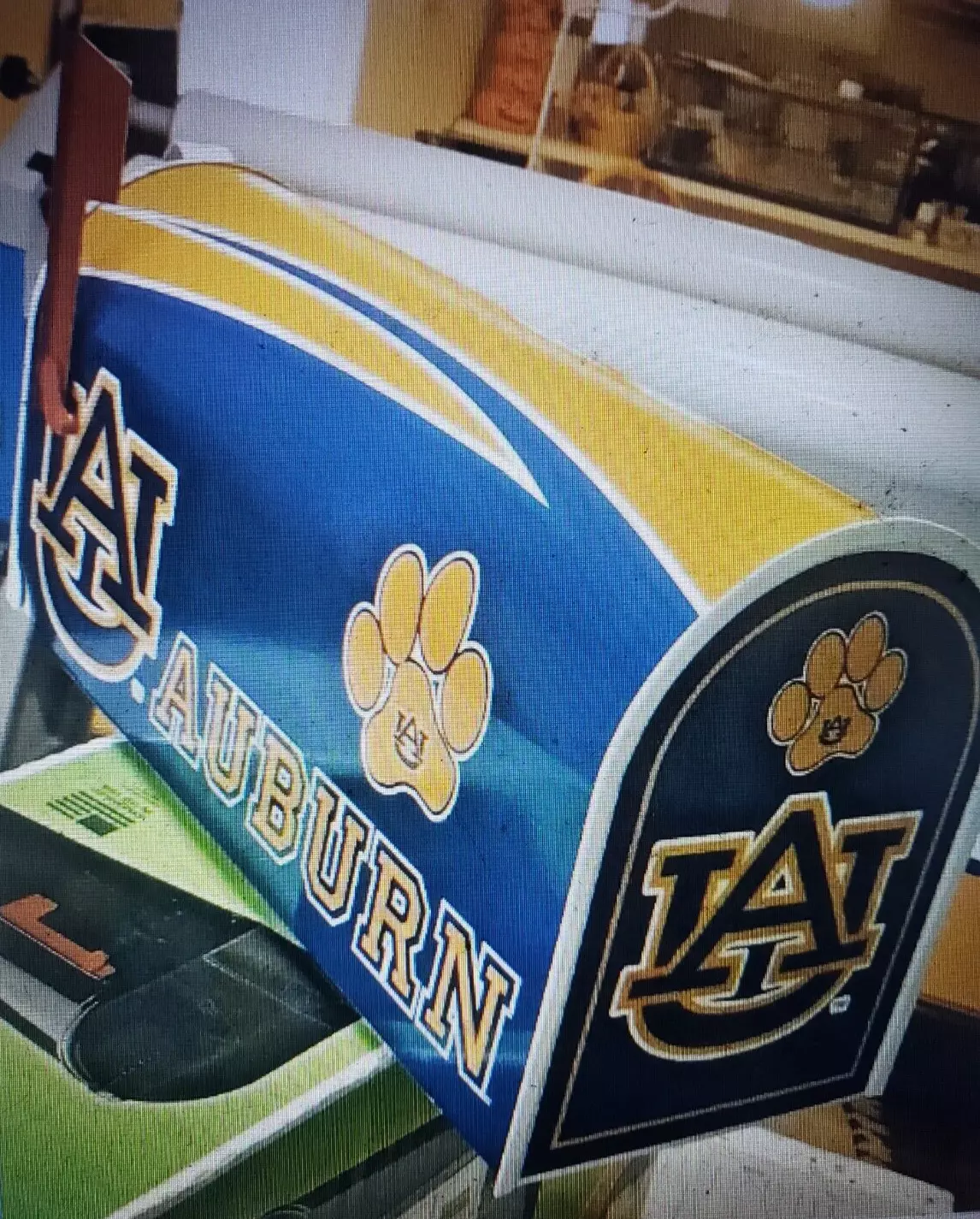 Auburn Tigers Mailbox~JERSEYS~HELMETS~HATS~NO PAINT~NO FADING~COLLEGE FO... - $2,598.47 MXN