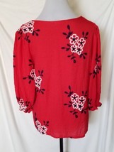 Kindred Red Embroidered Flowers Top V-Neck Top Size XL Half Sleeve - £14.71 GBP