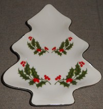 Fine Porcelain Christmas Holly Pattern Tree Shaped Nut Dish - £11.73 GBP