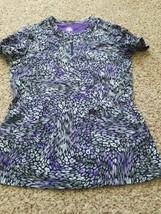 Healing Hands Women&#39;s Geometric Design 4&quot; Zip Scrub Purple Gray Navy Top... - $17.81