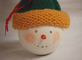 Whimsical Folk Art Snowman Ornament w Knitted Stocking Cap Christmas Xmas Decor. - £7.01 GBP