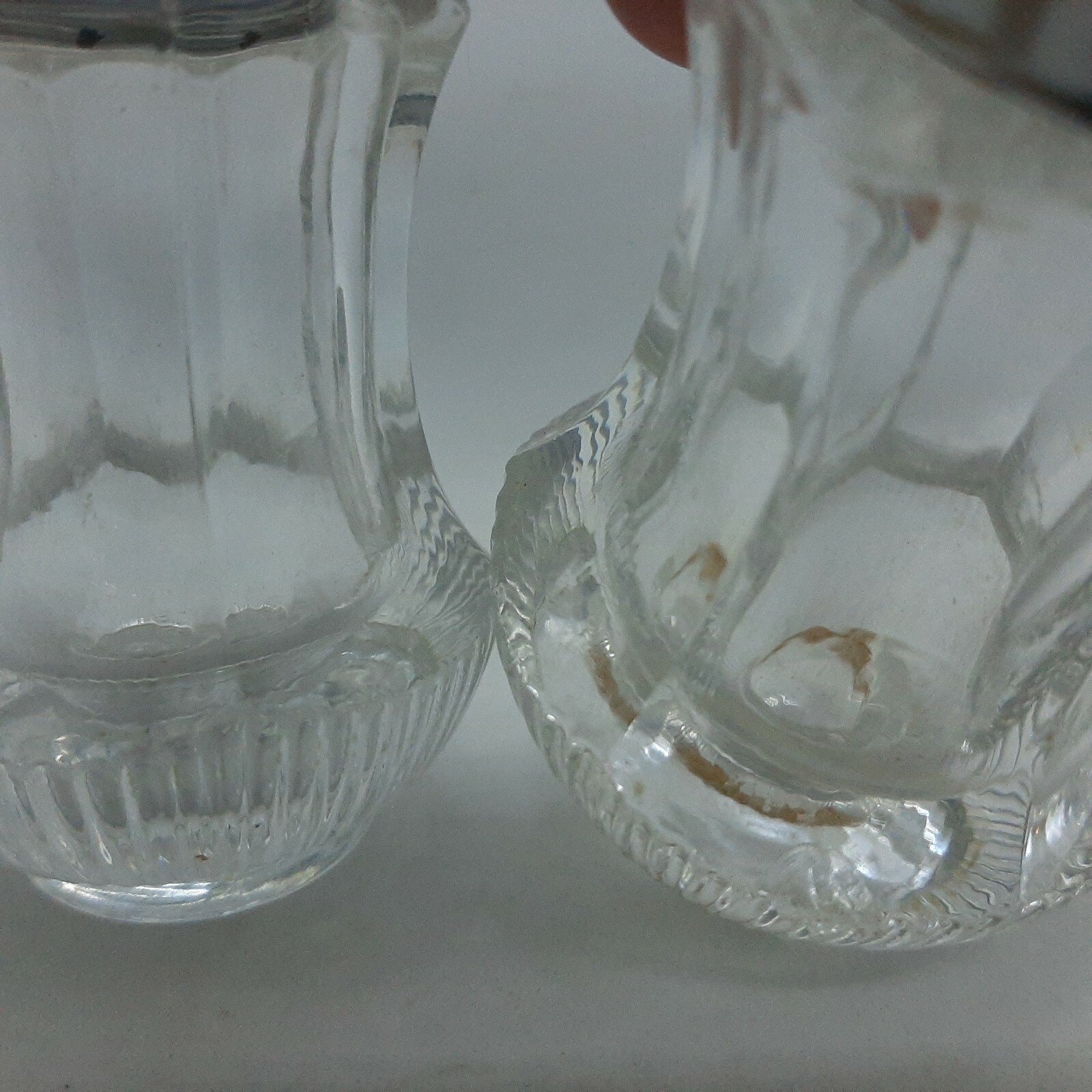 Salt & Pepper Shaker ~ clear glass Item image 4