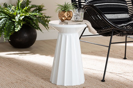 Wrenley Round Metal Scalloped Side Table - $956.63 MXN