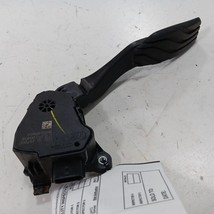 Nissan Versa Gas Pedal  2023 2022 2021 2020 - $37.84 Nissan Versa Gas Pedal  2023 2022 2021 2020 - $37.84