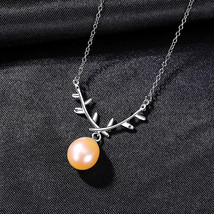 S925 Silver Pearl Pendant Necklace Female Style Niche Design Sense Leaf Pendant  - £22.18 GBP