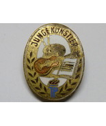 Vintage Junge Künstler Brass Badge displaying Guitar, Easel, Book &amp; Flam... - $44.39 CAD