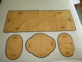UNUSED 4-Piece Embroidered &amp; Crocheted GOLD DAISY DOILY or  SCARF SET - $15.00