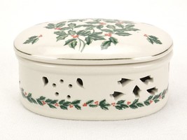 Christmas Porcelain Oval Dry Potpourri Holder w/Cover, Holly &amp; Berry Patterned - £15.28 GBP