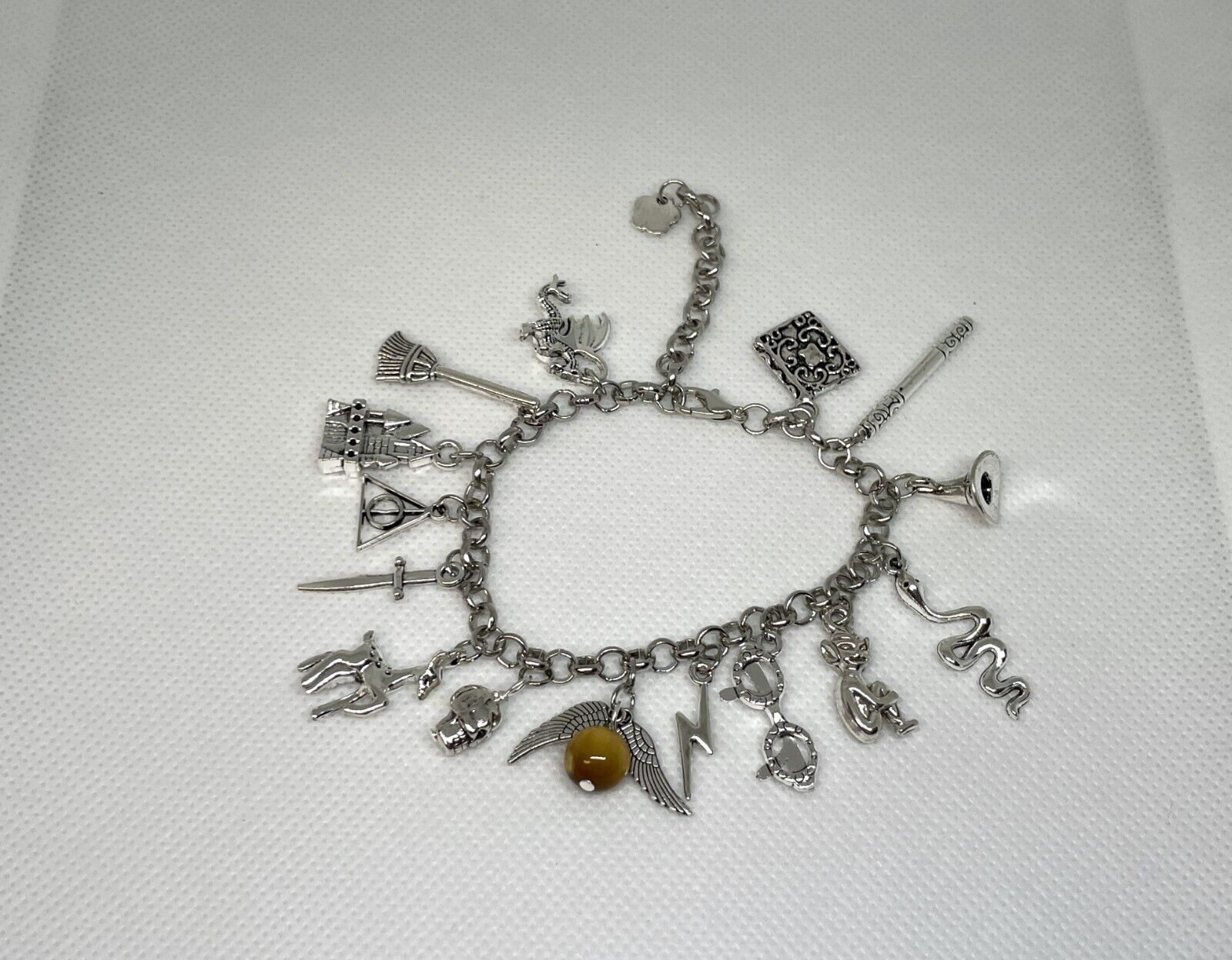 Magic Wizard ~*Harry Potter* Wizarding World Charm Bracelet!!   **B-7** - $16.98