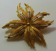 Vintage Gold-tone Floral Star Brooch - $18.50
