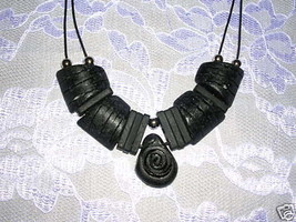 BLACK STONE DECO INFINITY SPIRAL SILVER TONE ACCENT ADJ BEADED FASHION N... - €6,04 EUR