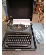 Vtg Remington Rand De Luxe Portable Model 5 Original Case Extra Spools - $169.63 CAD