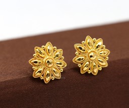22kt 22carat yellow gold handmade flower design daily use stud earring er137 - £496.84 GBP