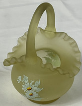 Vtg Westmoreland Glass Yellow Satin Mist Hand Painted Round Basket Daisy 7.25&quot; - £22.89 GBP
