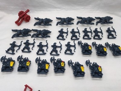 (200+) Battle Masters Milton Bradley Board Game Miniatures Pieces Cards Dice Item image 3