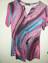 Nwt Lily By Firmiana Med Short Sleeve Blue Pink Black Waves Stretch Tunic 8268 - £14.07 GBP