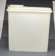 Vintage Tupperware Cereal Storage Container #469 With Flip Lid 471 - £3.93 GBP