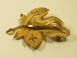 Vintage Pin-Brooch Leaf Yellow Plated Florintine Finish Marked &quot;BSK&quot; 2.5&quot; Long. - £10.10 GBP