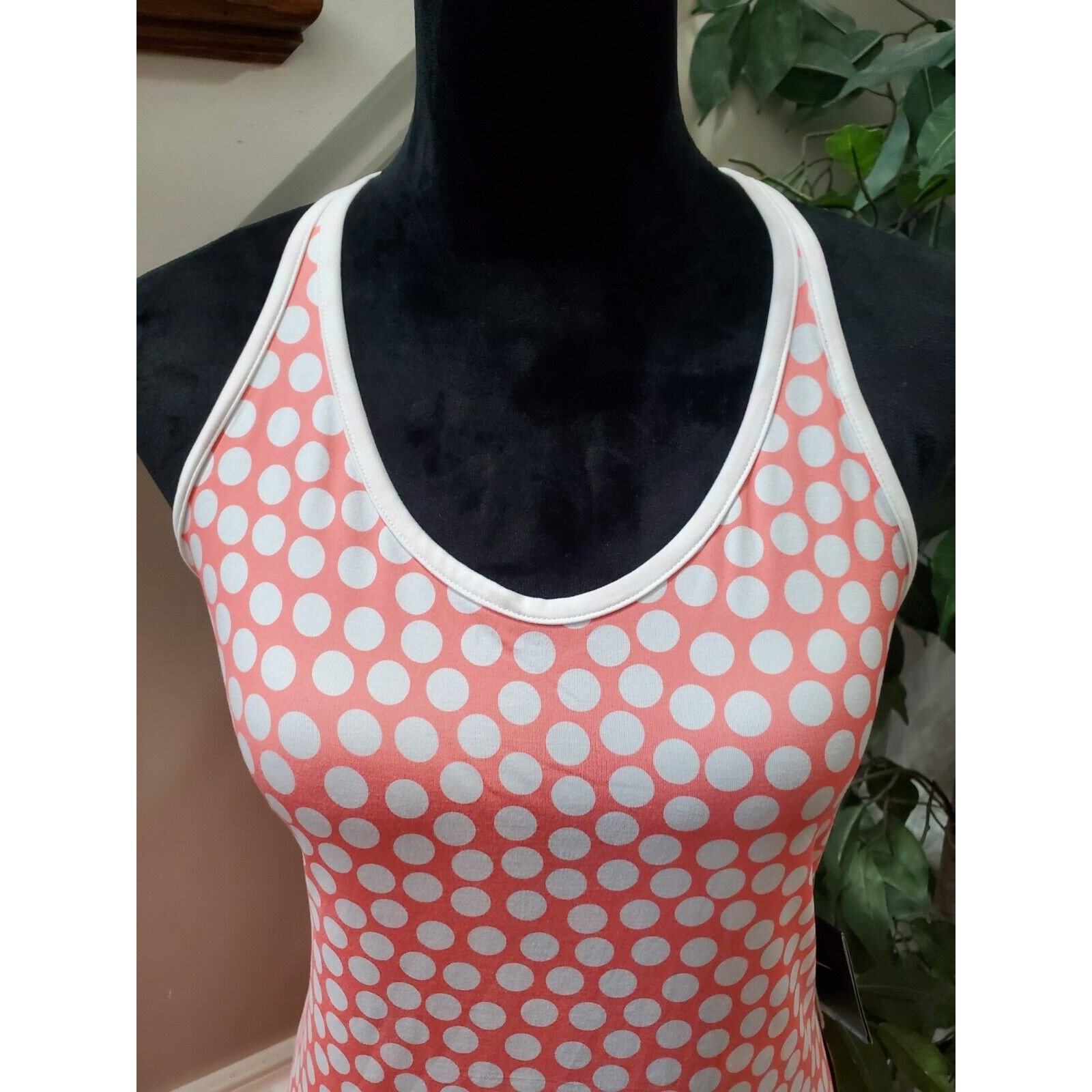 Nike Dri-Fit Women's Pink Polyester Scoop Neck Sleeveless Casual Top Size Medium Item image 2