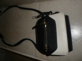 Small black &amp; ivory Crossbody Handbag Purse Faux Leather. multiple compa... - $6.71