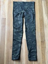 Spanx Look at Me Now Seamless Leggings in Green Camo Size M - £31.88 GBP