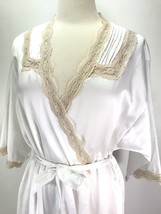 Vintage Ilgwu Miss Elaine White Robe Small Tan Lace Trim Pockets Full Length - £19.32 GBP