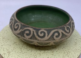 Antique 1920&#39;s Red Wing Stoneware &quot;Brush Ware&quot; Arts &amp; Crafts Enamel Green Bowl - £31.64 GBP