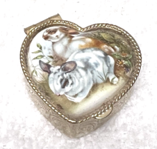 Older Porcelain Topped Bunny Rabbit Heart SHP Pillbox Pill Box 1 1/4&quot; Ha... - $337.61 MXN