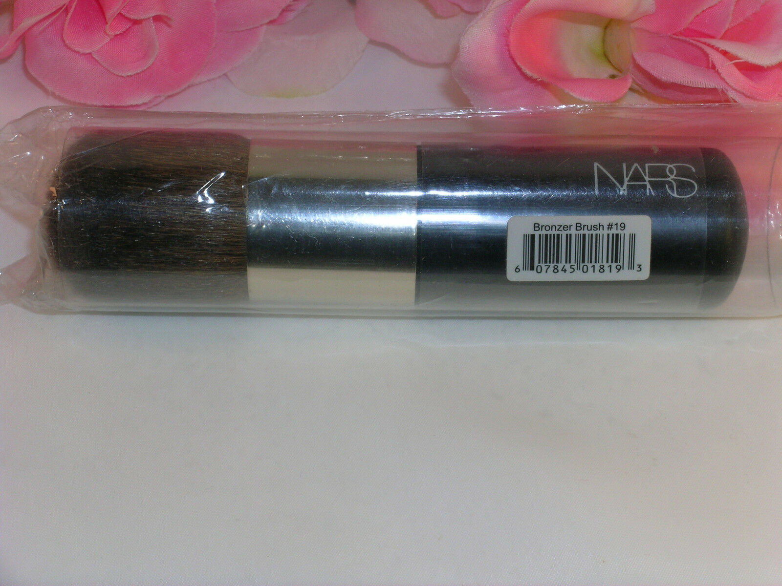 Primary image for New NARS Brush Bronzer #19 Sealed in Package Full Size Brush 5" Long 1 1/4" Diam