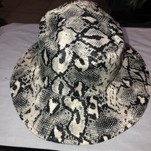 Reversible Bucket Hat Snake Print One Side Solid Black The Other - £7.73 GBP