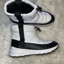 GUESS Outmost2 ankle bootie white/black. Sz 7 NEW - £80.68 GBP