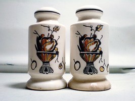 Vintage Mid-Century Ceramic porcelain Salt &amp; Pepper Shakers Japan Gold Harvest - £4.79 GBP