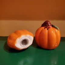 Pumpkin Salt and Pepper Shakers, Ceramic Orange, Thanksgiving Autumn Fall Decor image 4