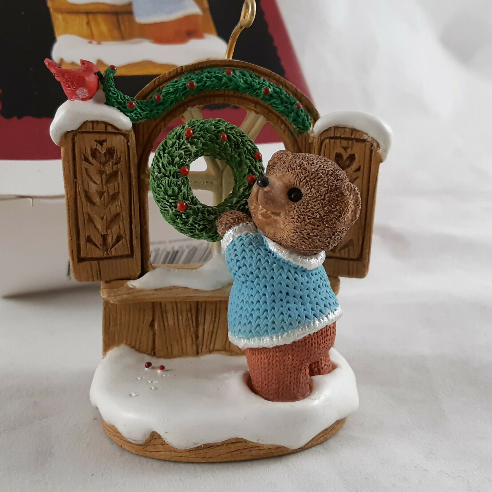 Hallmark Keepsake Ornament 1996 Welcome Sign Christmas Wreath Bird Bear ... - $4.94