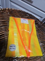 Game Workwear Yellow Safety Vest Size SM/XL - $233.05 MXN